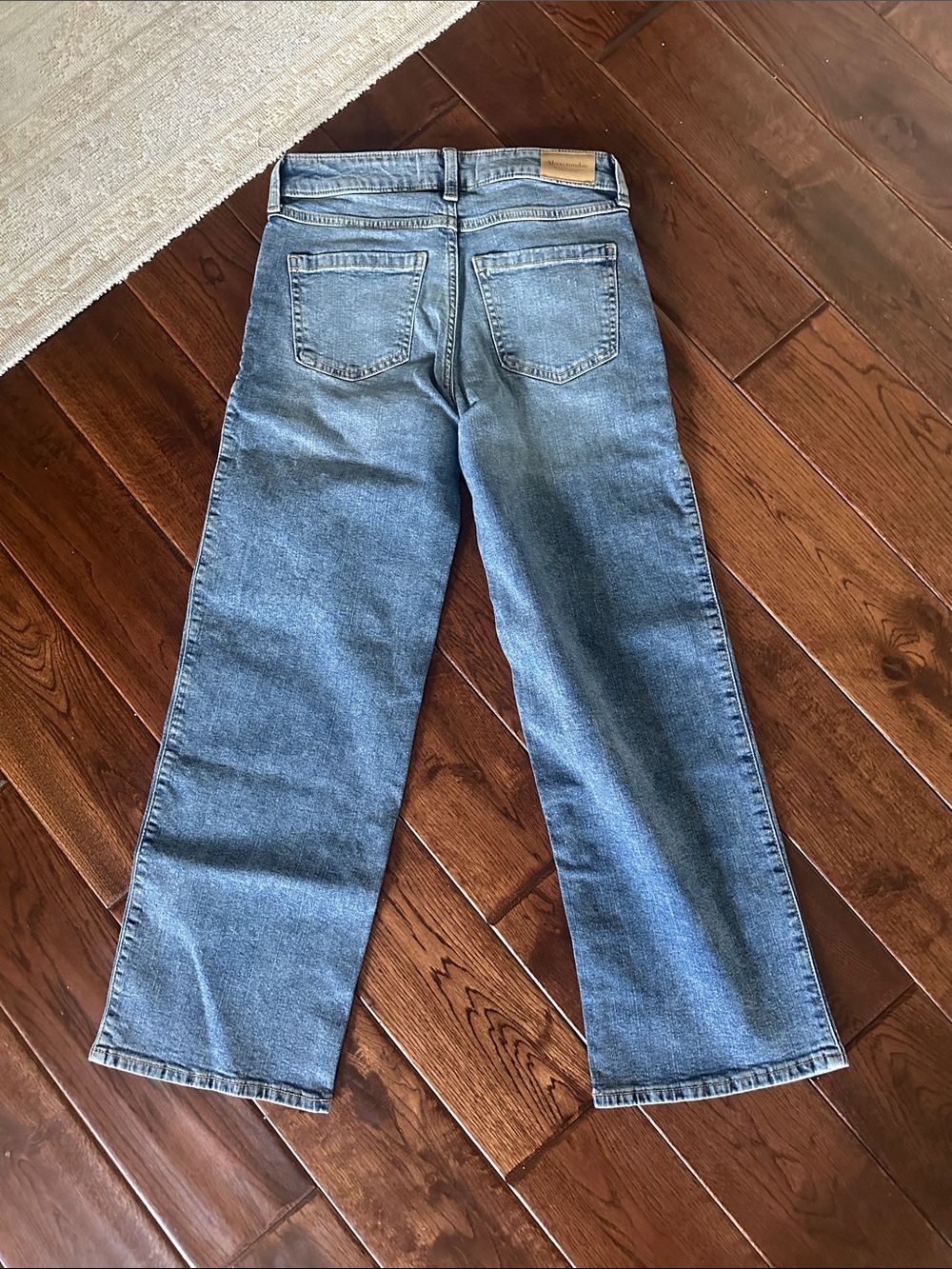 Abercrombie Kids High Rise Wide Leg Short Jeans - Picture 3 of 4